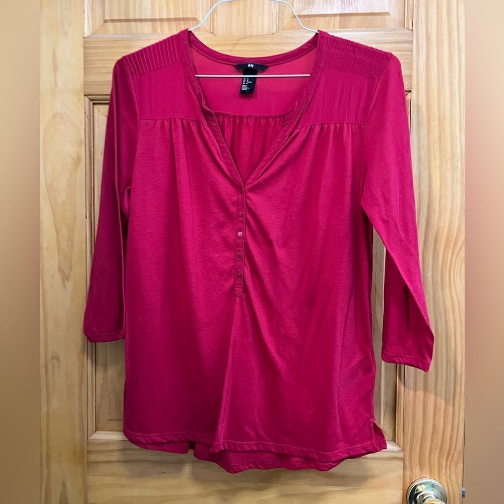 H&M cranberry pink half button Henley blouse size M